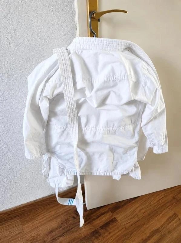 Kimono de karate para niños – Talla 130 cm – Muy buen estado – photo 3